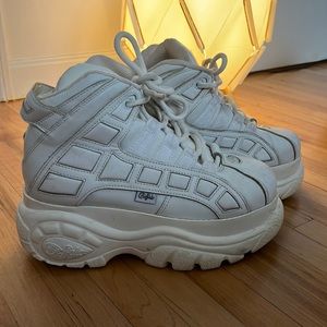 Buffalo London White Platform Sz 39